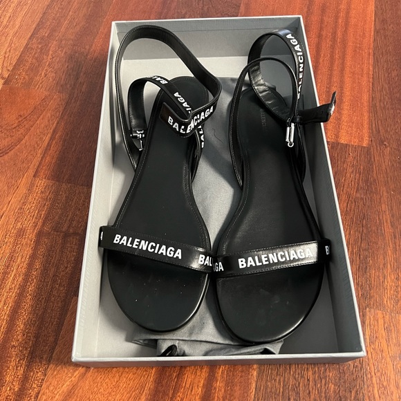 Balenciaga sandals - Picture 1 of 3